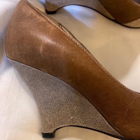 Miz Mooz Gold Tan Perp Toe Wedge - Picture 4 of 7